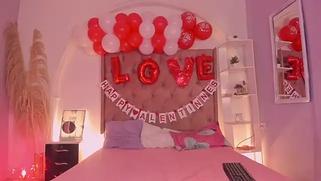 Snapshot of Lia_Passion chatting on 02/17/26, 07:53 Lia Passion online show from 02/17/26, 07:53