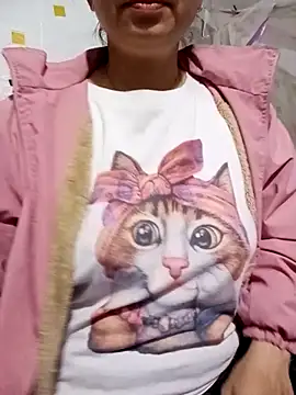 Snapshot of Arica_sexy001 chatting on 02/10/26, 01:43 Arica sexy001 online show from 02/10/26, 01:43