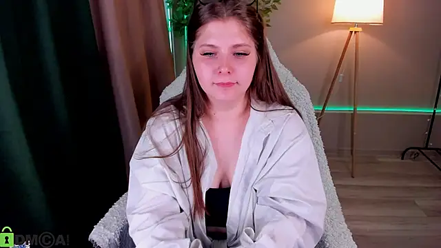 Lumi Ra online show from 03/02/26, 07:15