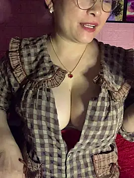 Snapshot of Star-sweet01 chatting on 02/10/26, 01:21 Star-sweet01 online show from 02/10/26, 01:21