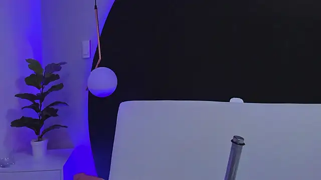 lunamiller 01 online show from 03/18/26, 06:05