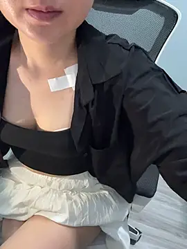 Snapshot of Zinna999 chatting on 02/22/26, 06:46 Zinna999 online show from 02/22/26, 06:46