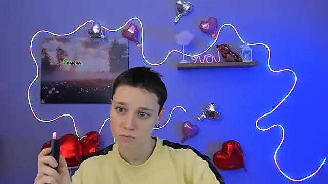 Snapshot of emi_fade chatting on 02/17/26, 09:06 emi fade online show from 02/17/26, 09:06