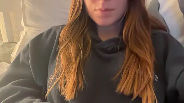 Snapshot of Lucyschickt chatting on 02/17/26, 04:57 Lucyschickt online show from 02/17/26, 04:57