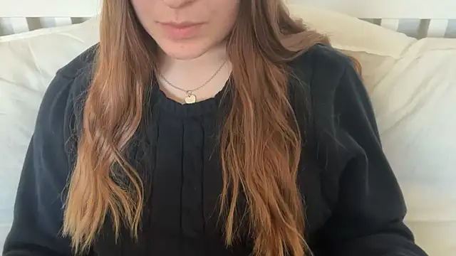 Lucyschickt online show from 04/23/26, 02:30