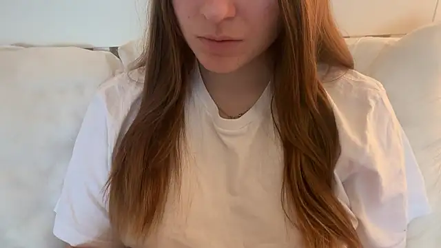 Lucyschickt online show from 05/05/26, 05:59