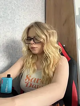 BellaNigght online show from 03/18/26, 09:12