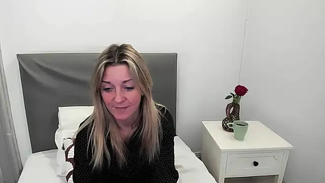 MileyXStar online show from 02/04/26, 09:09