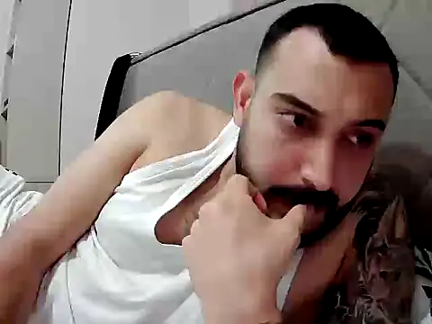 Snapshot of hakanbey33 chatting on 02/18/26, 06:15 hakanbey33 online show from 02/18/26, 06:15