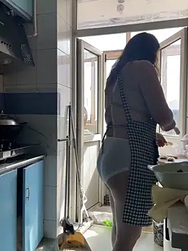 Youyou 12 online show from 04/22/26, 12:57