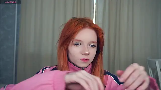 Snapshot of TarynPalek chatting on 02/06/26, 06:29 TarynPalek online show from 02/06/26, 06:29