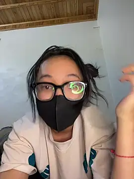 Snapshot of Leeeiuu chatting on 02/06/26, 03:04 Leeeiuu online show from 02/06/26, 03:04