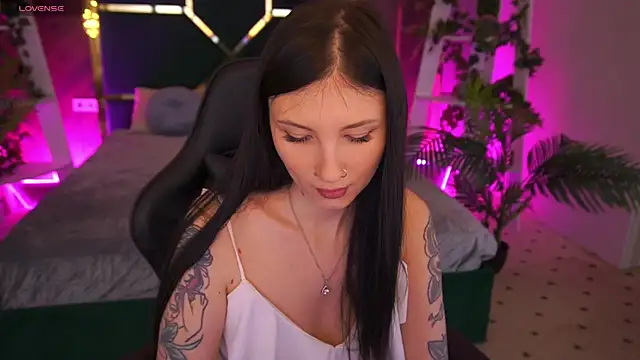 Snapshot of LunaaMay chatting on 03/03/26, 02:12 LunaaMay online show from 03/03/26, 02:12