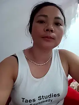 Snapshot of neyney110 chatting on 02/06/26, 10:02 neyney110 online show from 02/06/26, 10:02