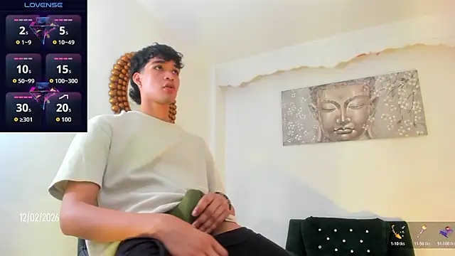 Snapshot of branmonter_xxx_big chatting on 02/13/26, 01:23 branmonter xxx big online show from 02/13/26, 01:23