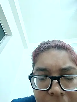 Snapshot of Elie_Hallway chatting on 06/13/26, 06:28 Elie Hallway online show from 06/13/26, 06:28