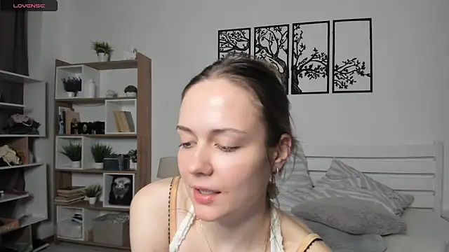 Snapshot of MalvinaTrafford chatting on 02/01/26, 08:40 MalvinaTrafford online show from 02/01/26, 08:40