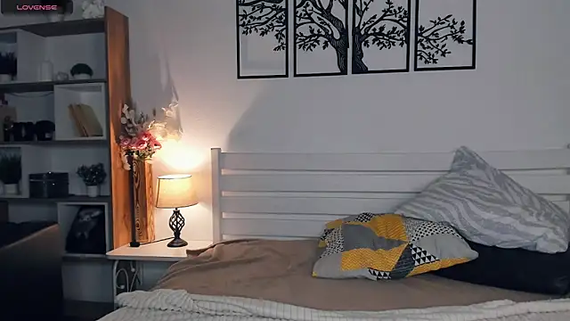 Snapshot of MalvinaTrafford chatting on 02/16/26, 09:44 MalvinaTrafford online show from 02/16/26, 09:44