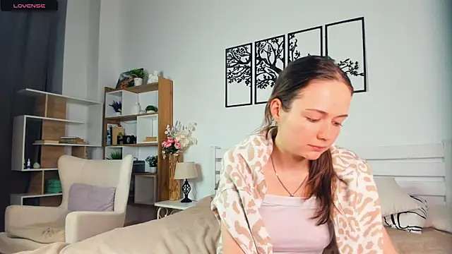 MalvinaTrafford online show from 04/18/26, 06:34