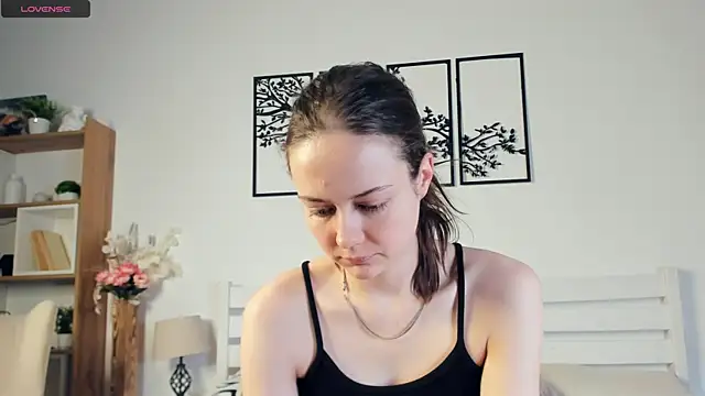 MalvinaTrafford online show from 04/23/26, 08:11