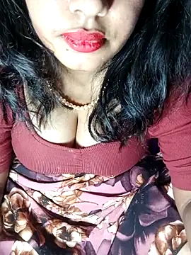 Snapshot of Maya-2010 chatting on 01/31/26, 07:11 Maya-2010 online show from 01/31/26, 07:11