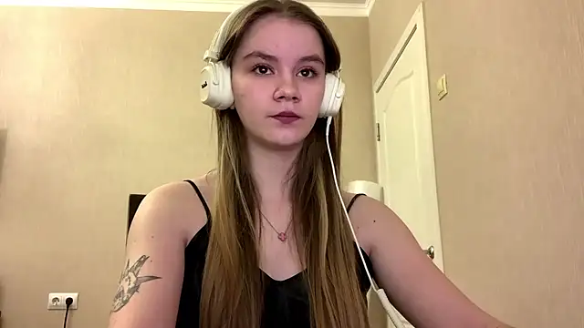 AgnesShy  online show from 02/20/26, 07:54