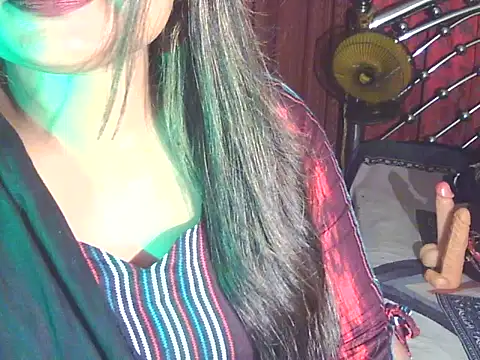 Snapshot of Nusrat_Faria chatting on 05/23/26, 12:05 Nusrat Faria online show from 05/23/26, 12:05