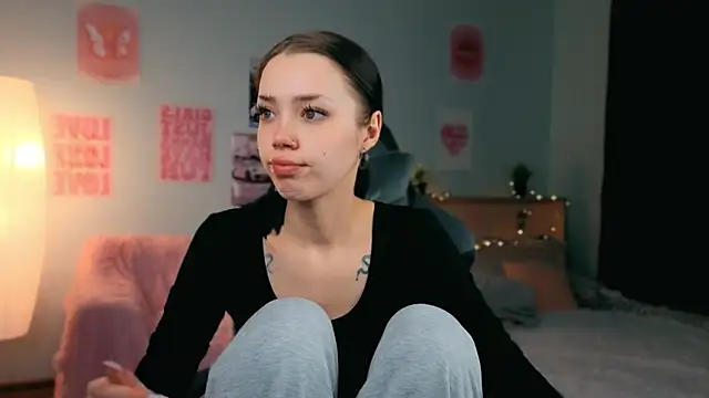 Snapshot of Vexnexe chatting on 02/13/26, 06:48 Vexnexe online show from 02/13/26, 06:48