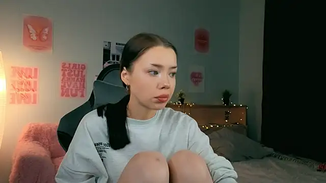 Snapshot of Vexnexe chatting on 02/15/26, 07:10 Vexnexe online show from 02/15/26, 07:10