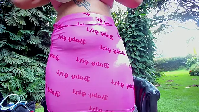 Snapshot of mia_inkk chatting on 02/02/26, 06:39 mia inkk online show from 02/02/26, 06:39