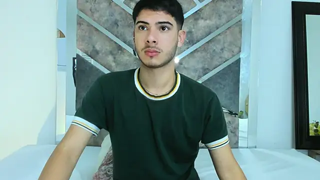 Snapshot of Apolo_Gray chatting on 02/04/26, 04:29 Apolo Gray online show from 02/04/26, 04:29