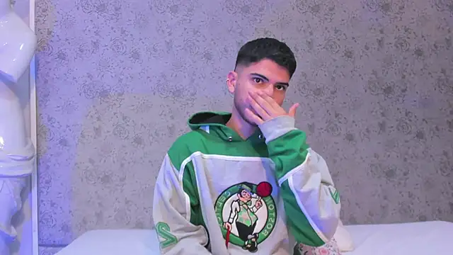 Snapshot of Apolo_Gray chatting on 02/08/26, 04:27 Apolo Gray online show from 02/08/26, 04:27