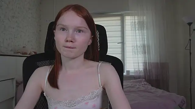 Snapshot of Nellie_baby chatting on 05/22/26, 11:16 Nellie baby online show from 05/22/26, 11:16