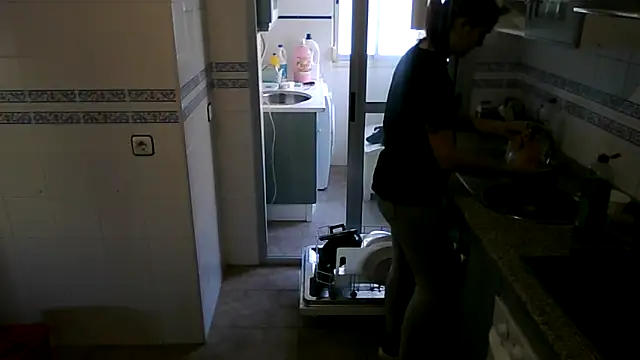 Snapshot of laparejaideal08 chatting on 02/21/26, 04:08 laparejaideal08 online show from 02/21/26, 04:08