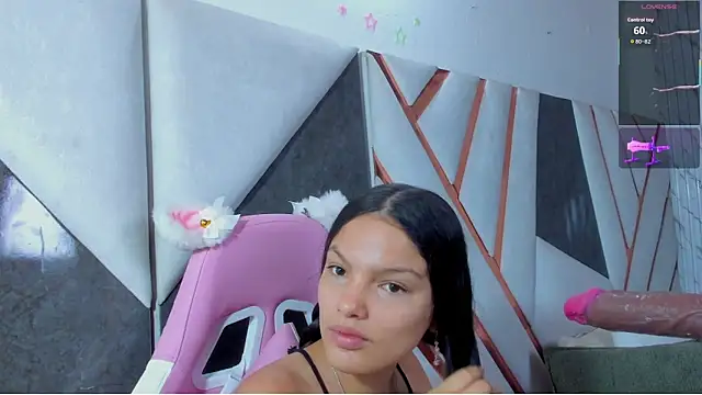 Snapshot of isa_kolins chatting on 06/08/26, 11:10 isa kolins online show from 06/08/26, 11:10