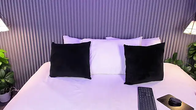 Yalezka  online show from 03/29/26, 04:56