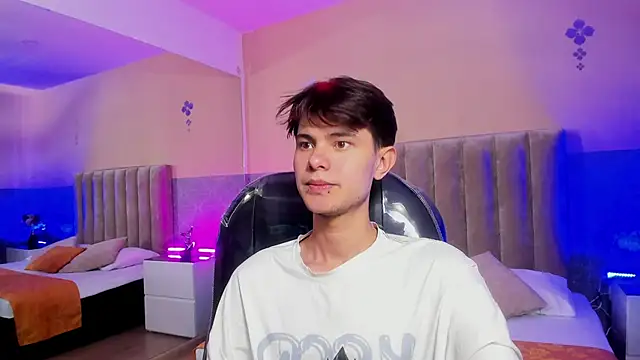 Derek Sinn online show from 04/11/26, 08:02