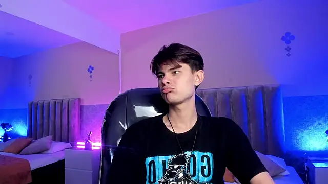 Derek Sinn online show from 04/21/26, 01:42