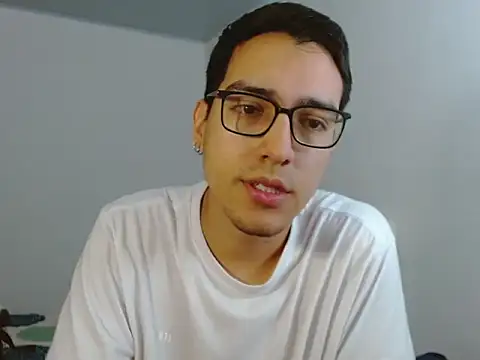 Snapshot of NickFin chatting on 04/29/26, 03:05 NickFin online show from 04/29/26, 03:05