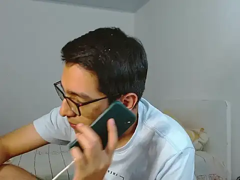 Snapshot of NickFin chatting on 05/19/26, 10:49 NickFin online show from 05/19/26, 10:49