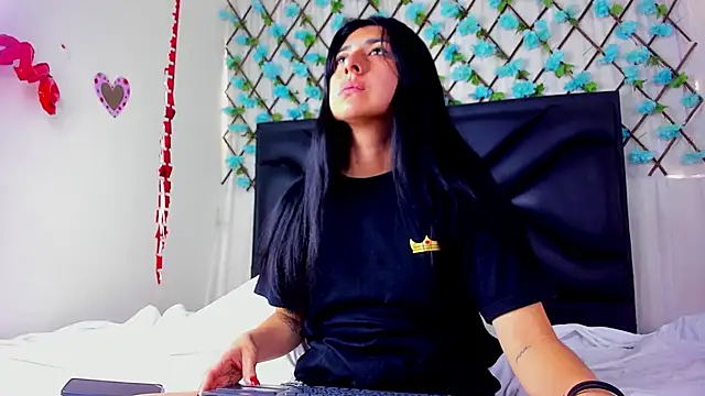 Snapshot of EmmaWilliamss4 chatting on 02/22/26, 06:28 EmmaWilliamss4 online show from 02/22/26, 06:28