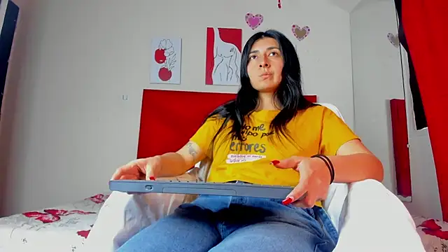 EmmaWilliamss4 online show from 03/12/26, 03:29