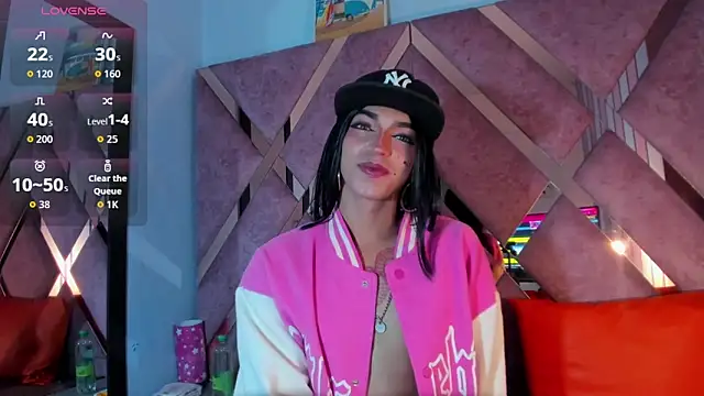 Snapshot of MeghanQueen__ chatting on 02/17/26, 04:09 MeghanQueen online show from 02/17/26, 04:09