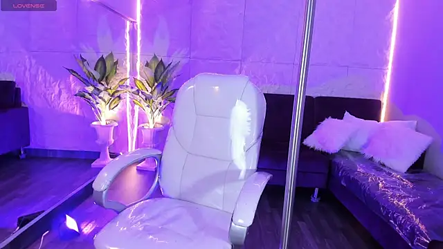 Snapshot of Ravenn21x chatting on 02/07/26, 12:09 Ravenn21x online show from 02/07/26, 12:09