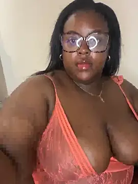 Snapshot of BouncyBBW chatting on 06/06/26, 10:36 BouncyBBW online show from 06/06/26, 10:36