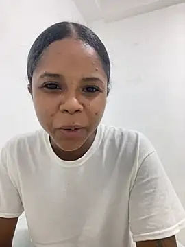 LIA PARKERR online show from 04/29/26, 04:16