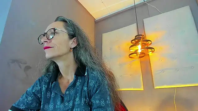 Snapshot of laurasofia45 chatting on 02/09/26, 12:47 laurasofia45 online show from 02/09/26, 12:47