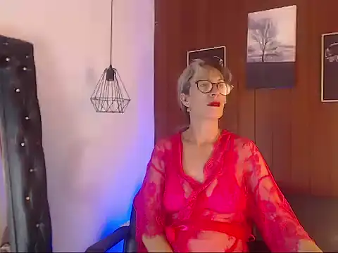 Snapshot of laurasofia45 chatting on 02/27/26, 03:39 laurasofia45 online show from 02/27/26, 03:39