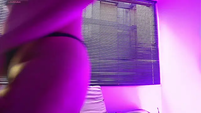 Snapshot of Eva_Err chatting on 07/22/26, 09:50 Eva Err online show from 07/22/26, 09:50