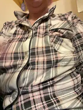 Snapshot of lickablelynn87 chatting on 02/04/26, 02:39 lickablelynn87 online show from 02/04/26, 02:39